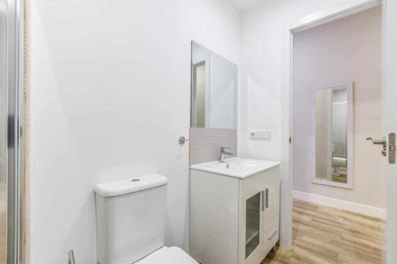 Acogedor Apartamento Entre Sol Gran Via Y Palacio Madrid Exterior photo
